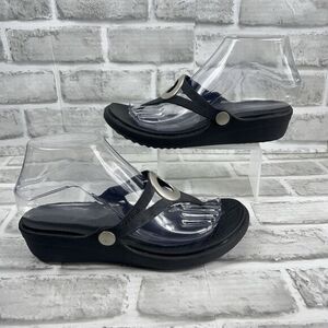 Crocs Sanrah Women's Size 6 Metallic Silver Black Thong Flip Flop Sandals-2